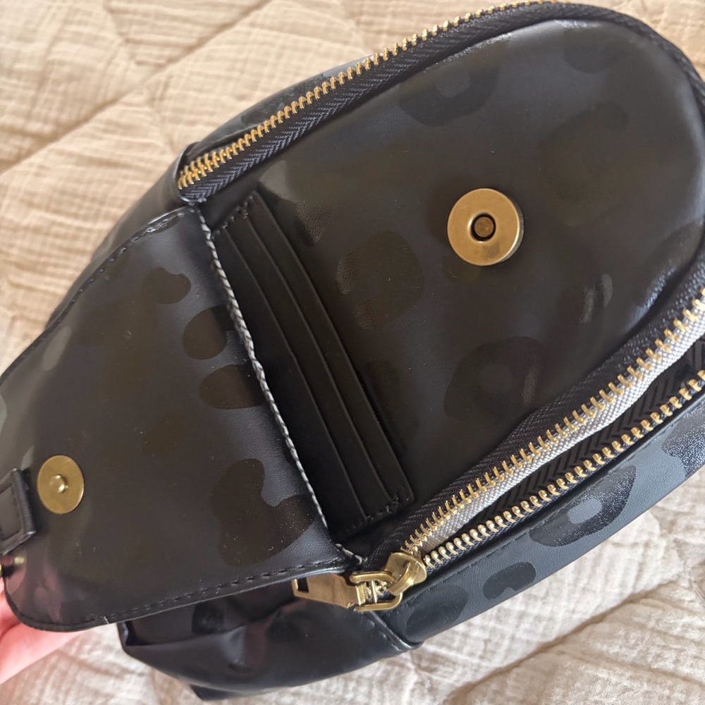 Leopard Print Crossbody Bag - Picture 3 of 4